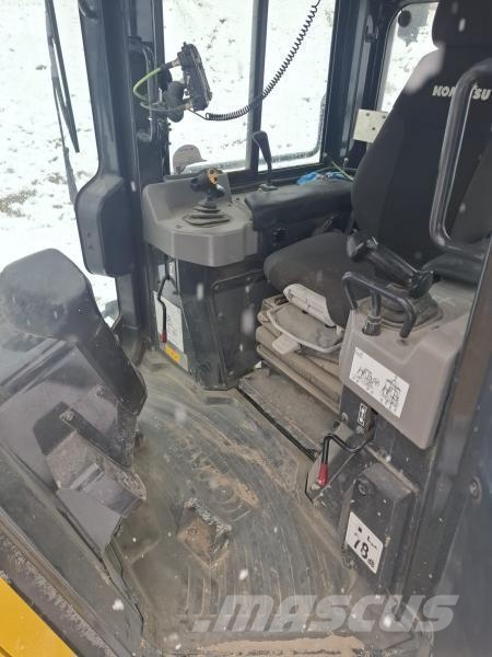 Komatsu D61PX-24 Pásové dozery