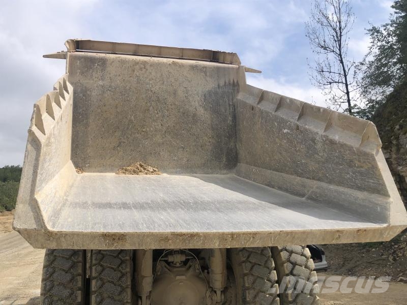 Komatsu HD405-7 Карьерные самосвалы