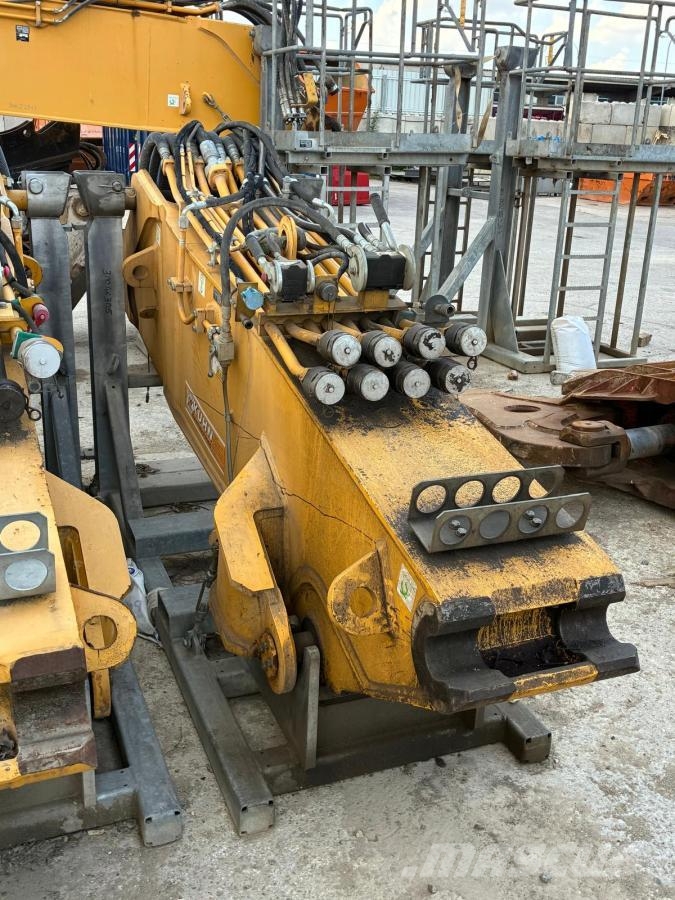 Komatsu PC390HRD-11 reparaturbedürftig حفارات هدم