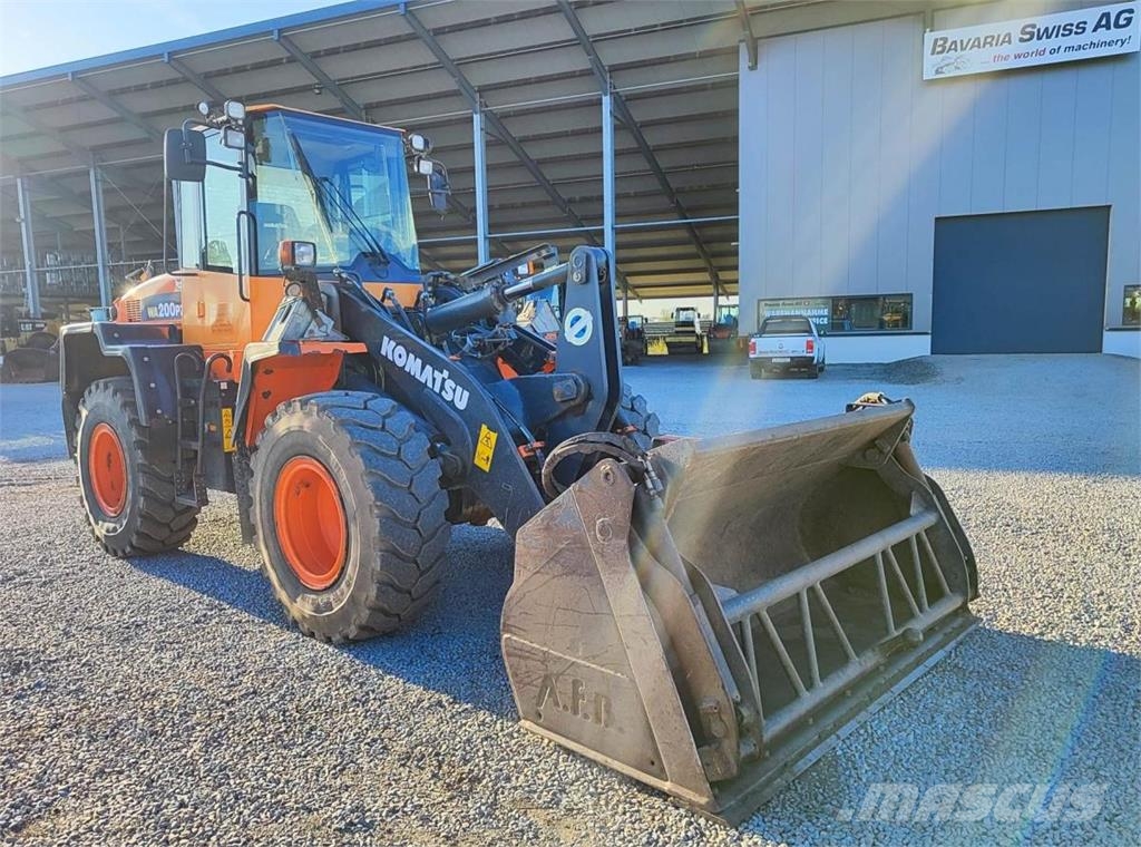 Komatsu WA200PZ Cargadoras sobre ruedas