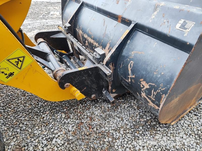 Komatsu WA80M-8 Wheel loaders