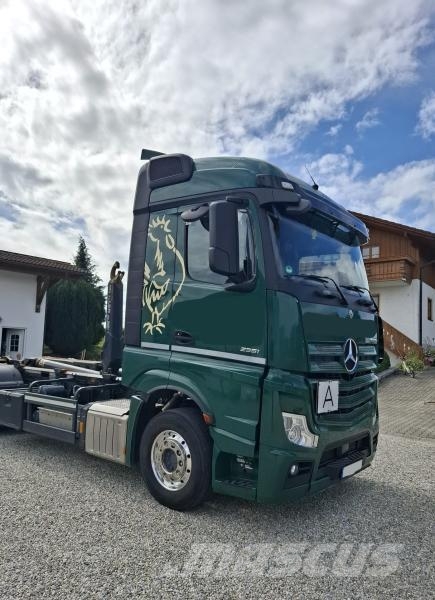 Mercedes-Benz Actros 2551 Camiones con gancho