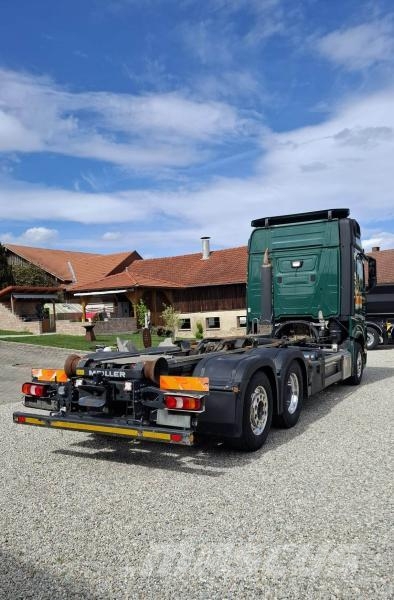 Mercedes-Benz Actros 2551 Camiones con gancho