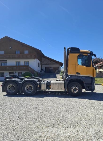 Mercedes-Benz Arocs Autotractoare