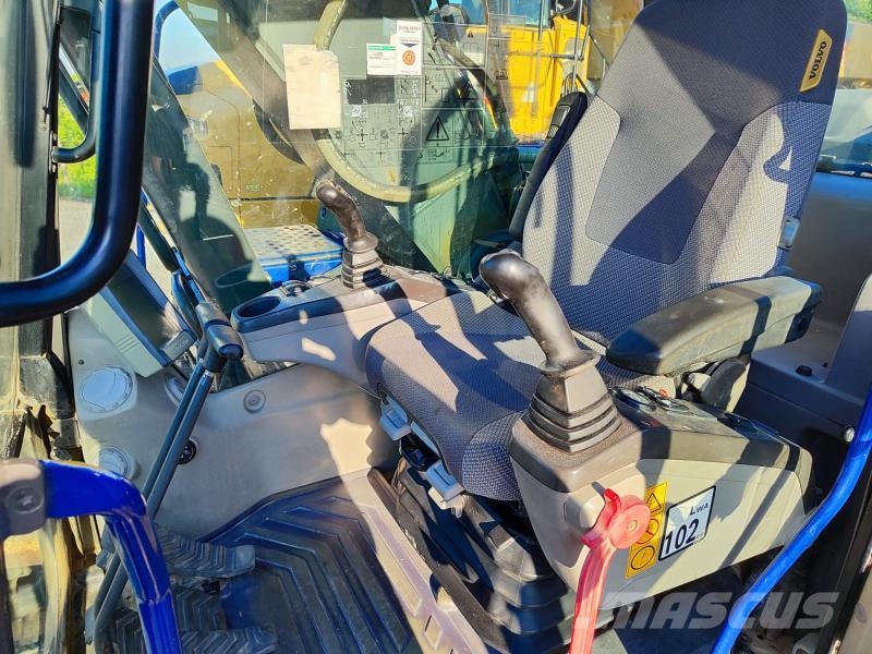 Volvo EC220DL Paletli ekskavatörler