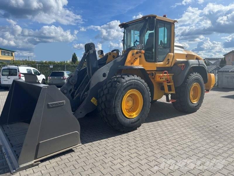 Volvo L110H لوادر بعجل
