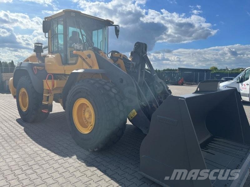Volvo L110H لوادر بعجل