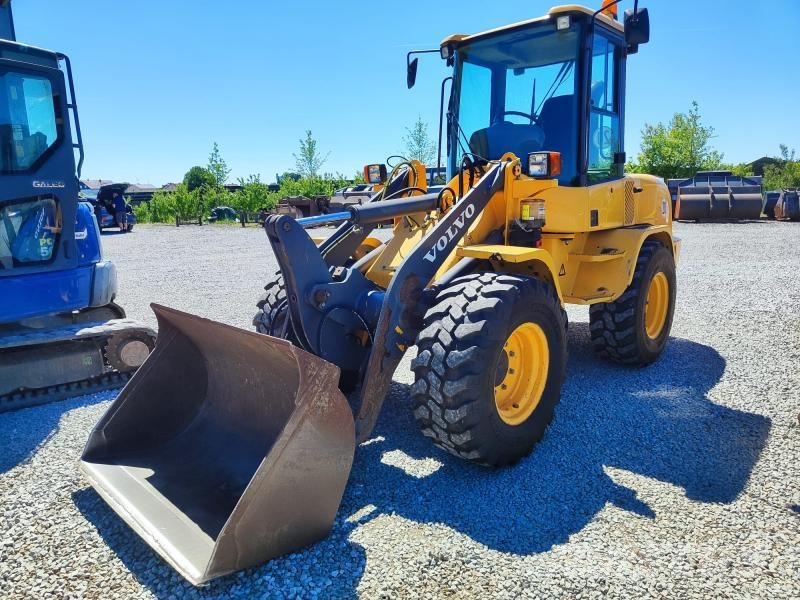 Volvo L30G Pale gommate