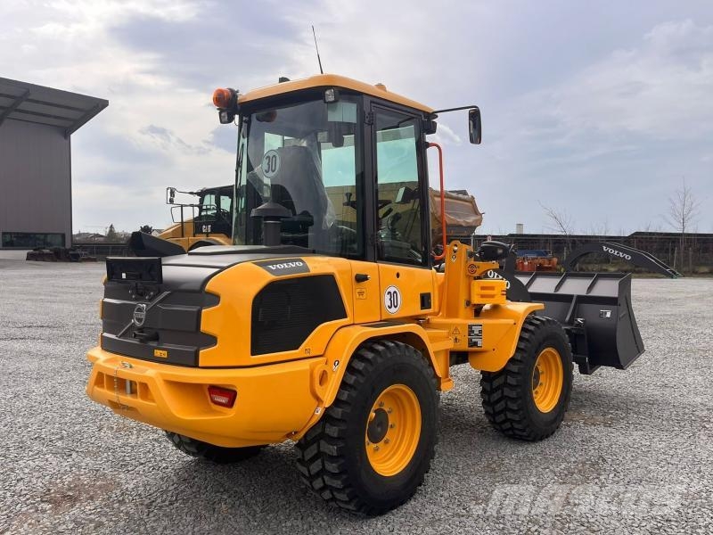Volvo L30HS Kolesové nakladače