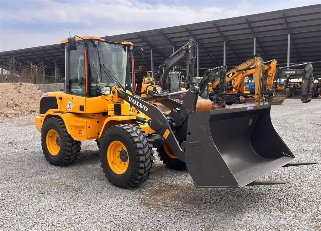 Volvo L30HS Kolesové nakladače