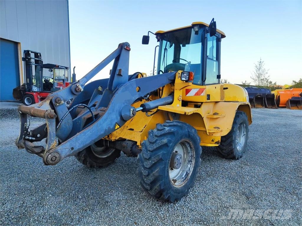 Volvo L40B Kolesové nakladače