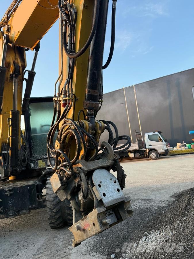 Yanmar B110W Bagri na kolesih