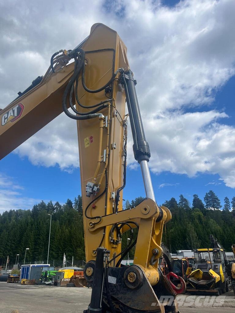 CAT 330 Гусеничні екскаватори