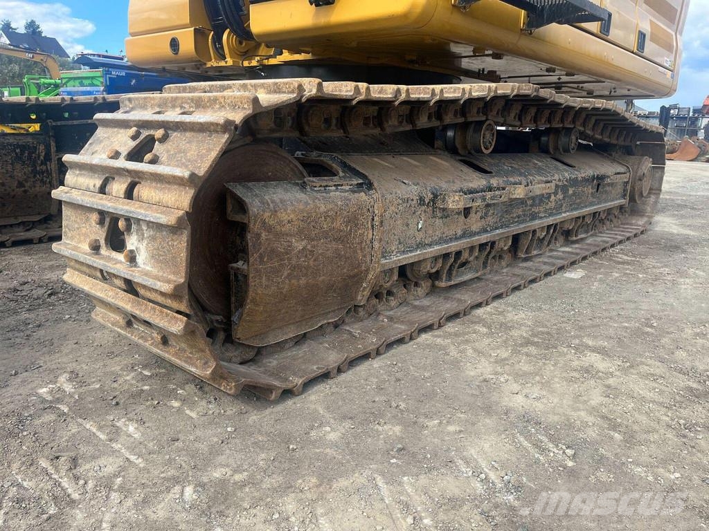 CAT 330 Гусеничні екскаватори
