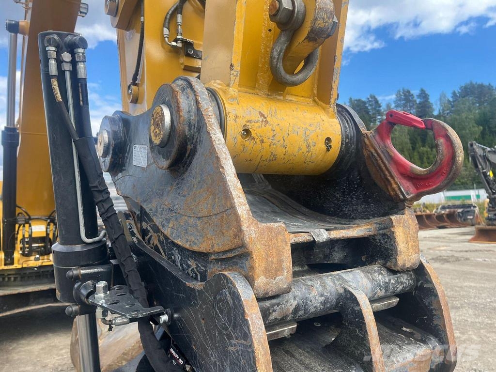 CAT 330 Гусеничні екскаватори