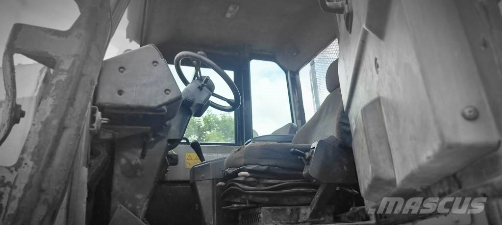 Komatsu HM 300-2 Knik dumptrucks