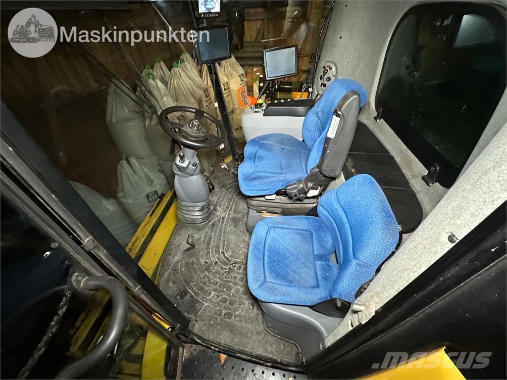 New Holland CX8070 Elevation حصادات