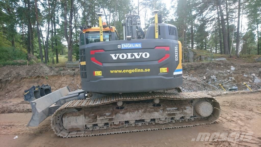 Volvo ECR 235 EL, UTHYRES Roomikekskavaatorid