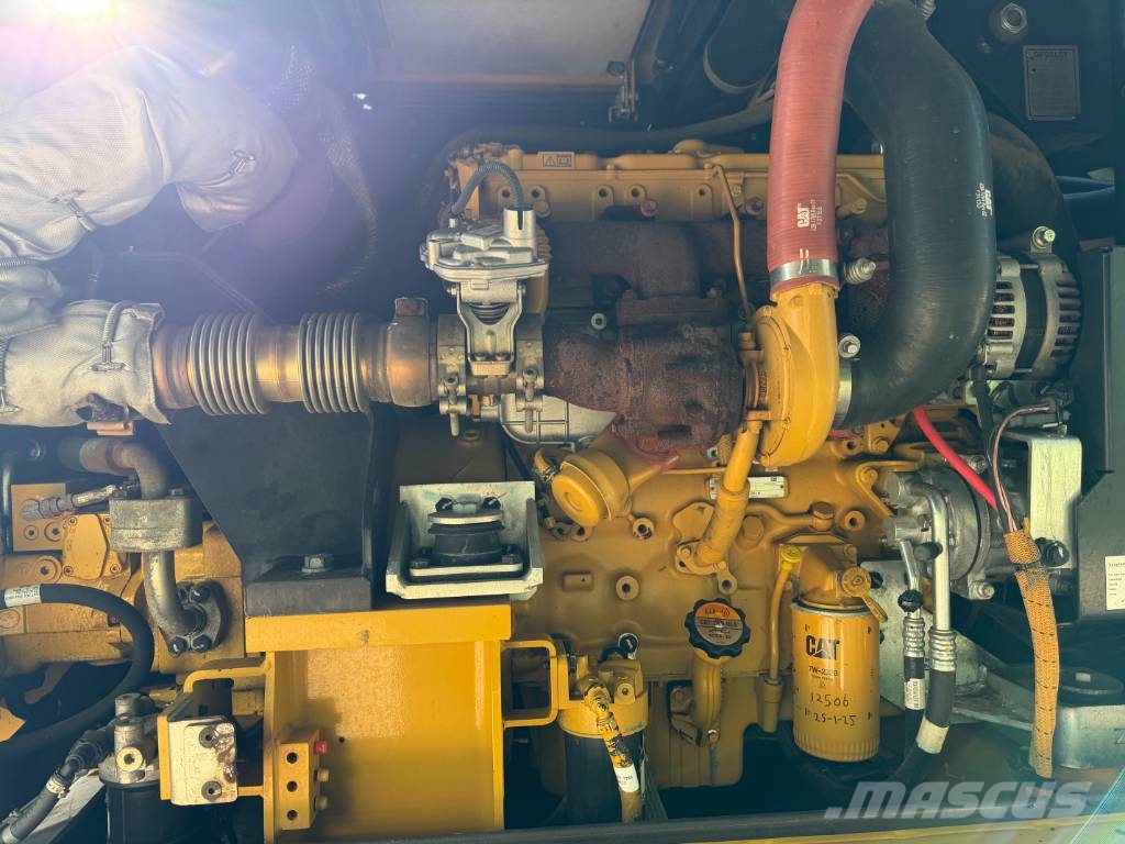 CAT M 314 Wheeled excavators
