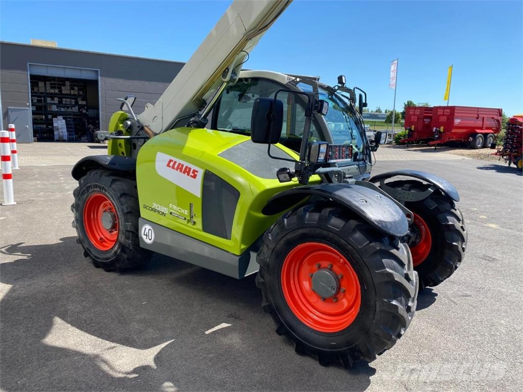 CLAAS Scorpion 7035 VariPower مناولات متداخلة