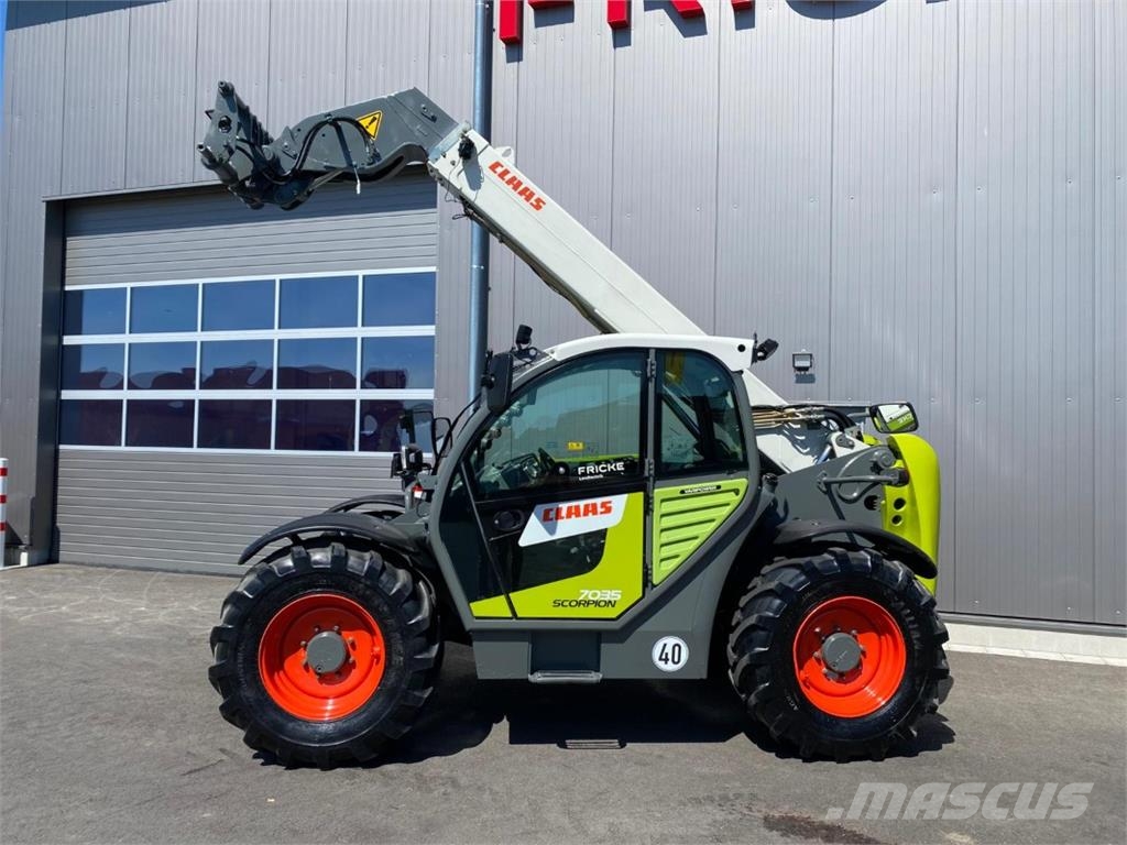 CLAAS Scorpion 7035 VariPower مناولات متداخلة