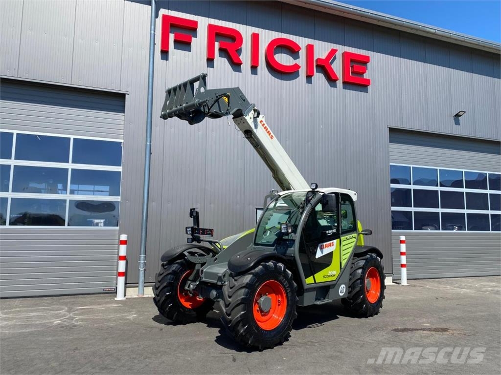 CLAAS Scorpion 7035 VariPower مناولات متداخلة