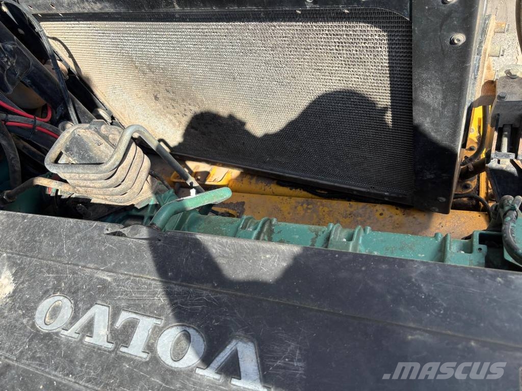 Volvo A 40 F TAILGATE 연결식 홀러