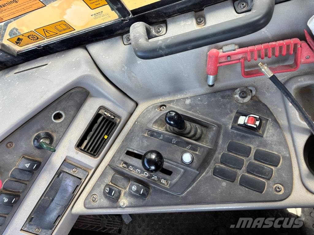 Volvo A 40 F TAILGATE 연결식 홀러
