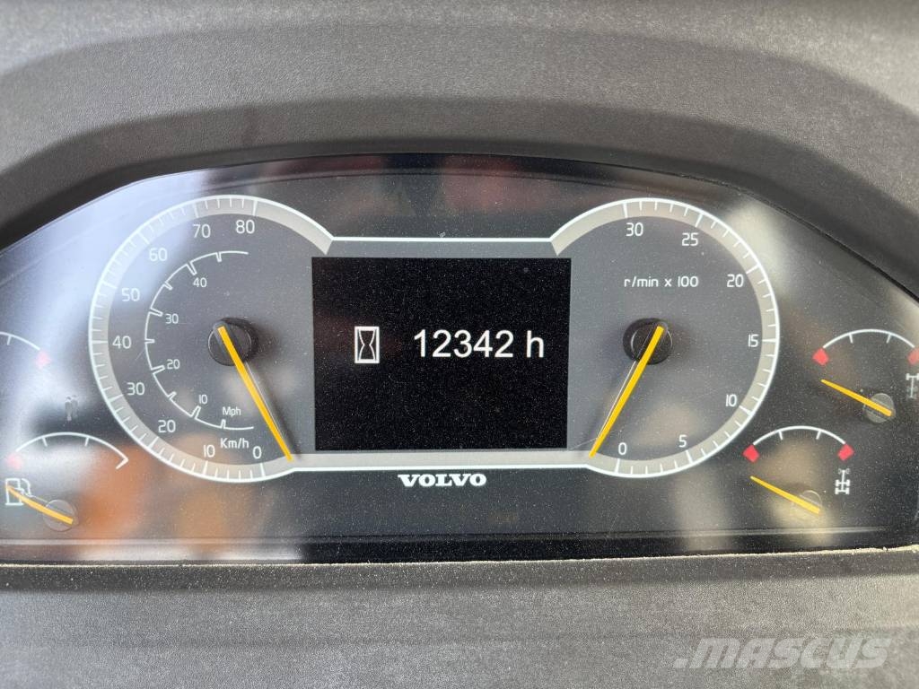 Volvo A 40 F TAILGATE 연결식 홀러