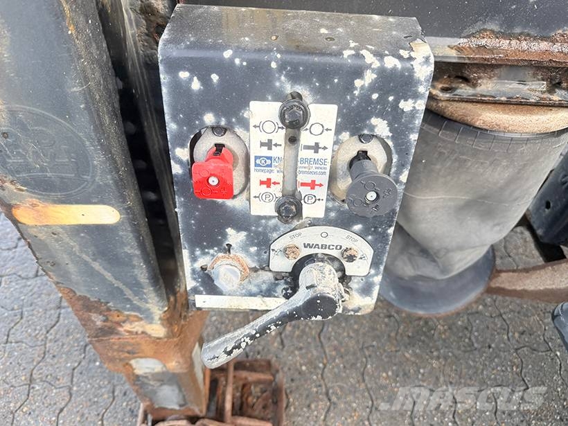 Kel-Berg Tipper / Kippauflieger 29m3 نصف مقطورات قلابة