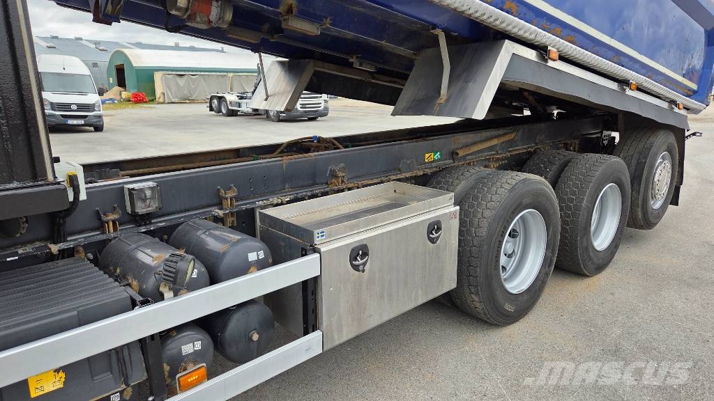 Scania G490 8X4*4 Savivarčių priekabų vilkikai