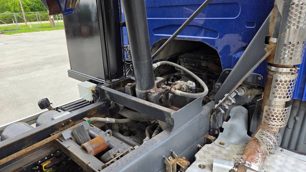 Scania G490 8X4*4 Savivarčių priekabų vilkikai