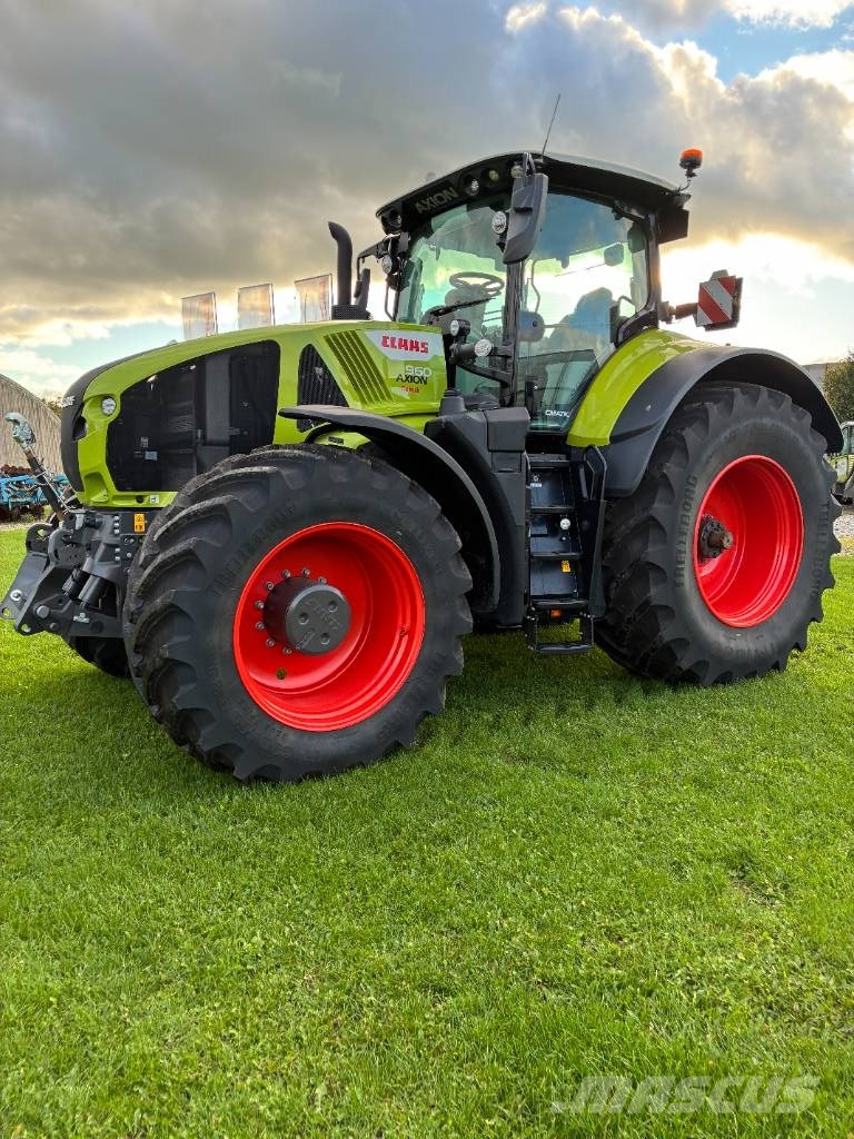 CLAAS AXION 960 Traktori