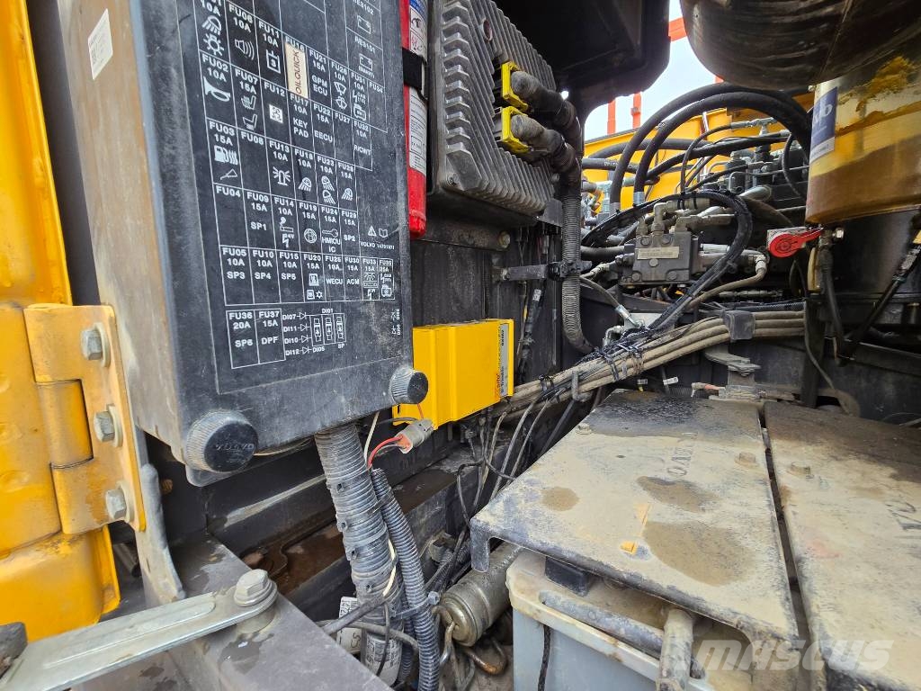 Volvo EC 220 E Rupsgraafmachines
