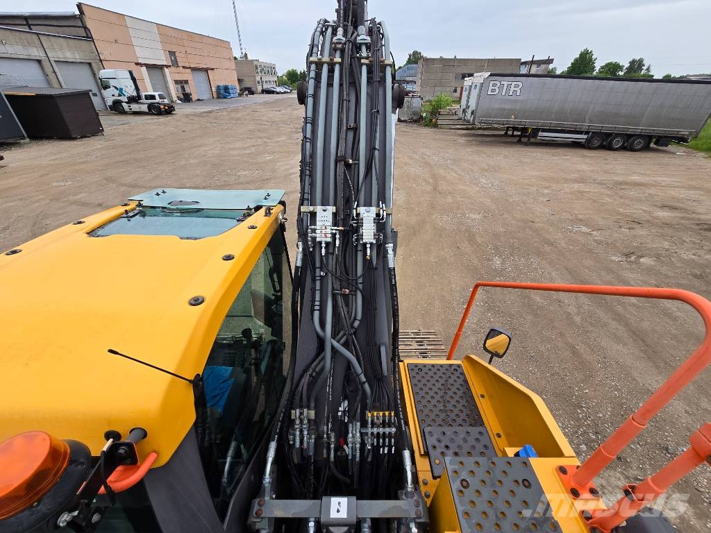 Volvo EC 220 E Rupsgraafmachines