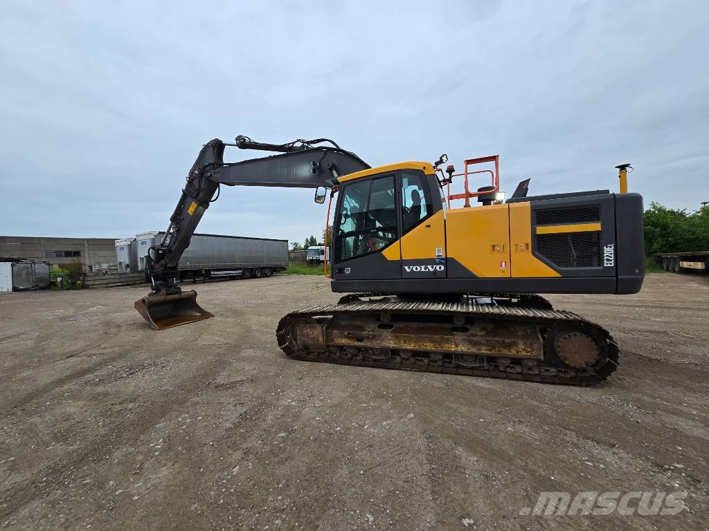 Volvo EC 220 E Rupsgraafmachines