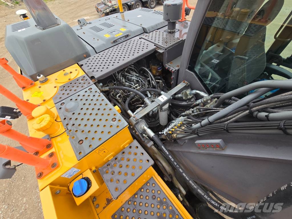 Volvo EC 220 E Rupsgraafmachines