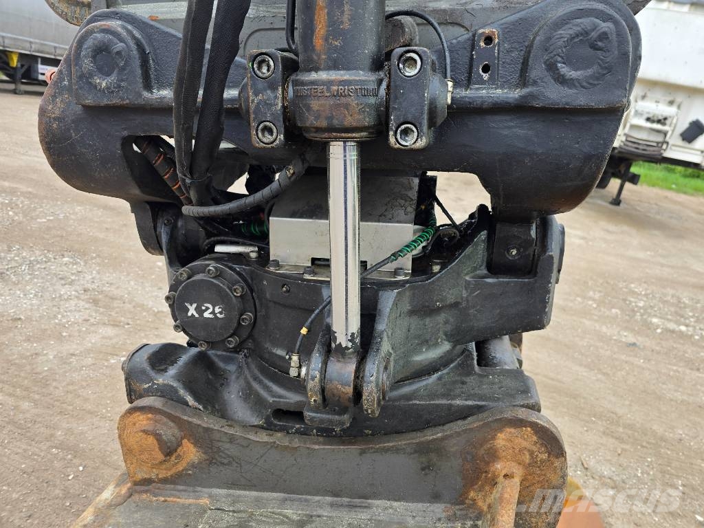 Volvo EC 220 E Rupsgraafmachines