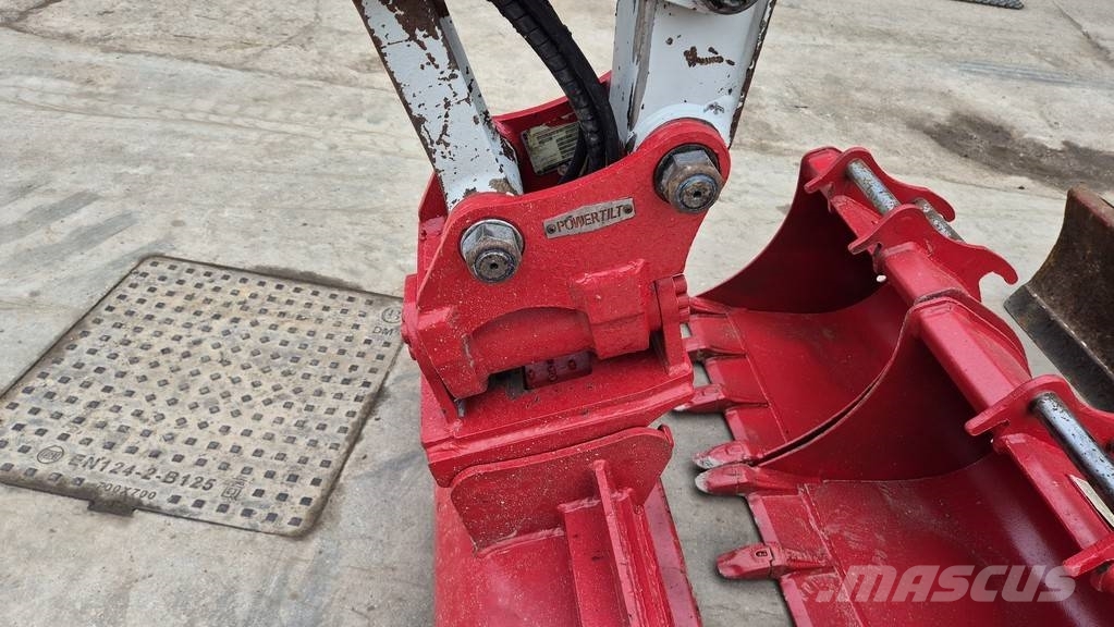Takeuchi TB230 - POWERTILT - 4X BUCKETS - 2017 YEAR Minigravemaskiner