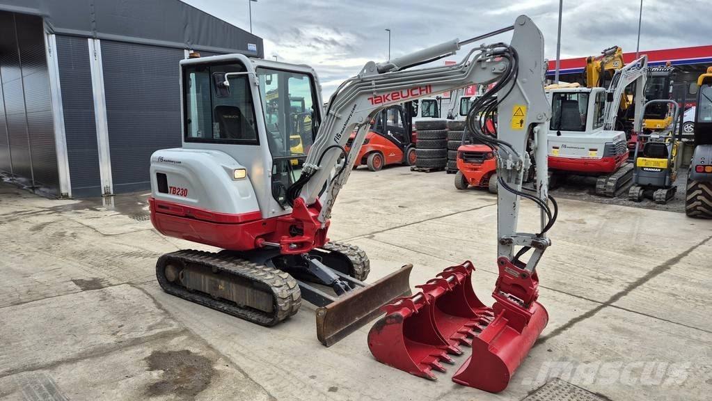 Takeuchi TB230 - POWERTILT - 4X BUCKETS - 2017 YEAR Minigravemaskiner
