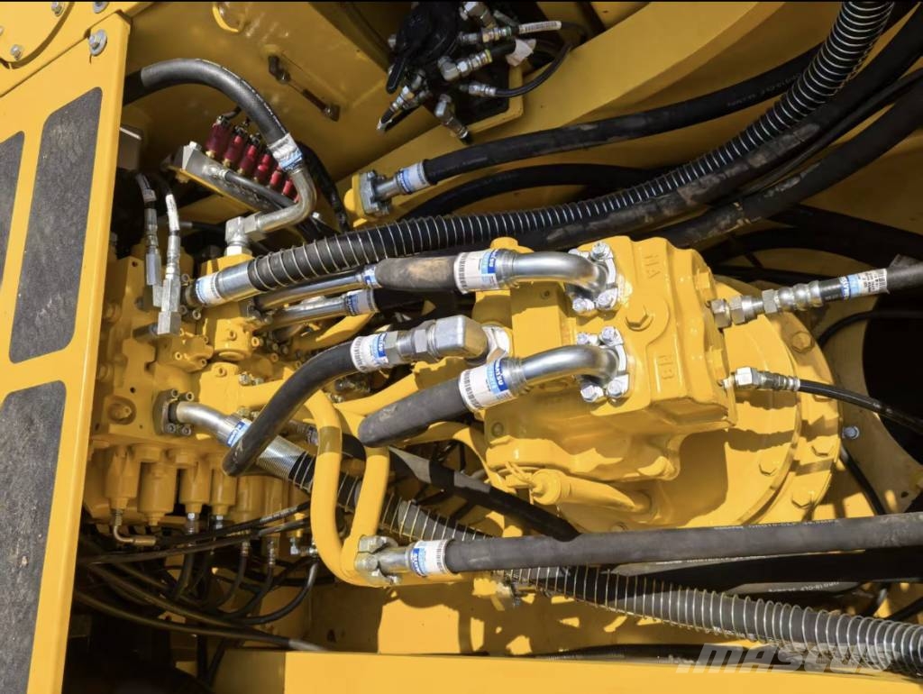 Komatsu PC 300 Гусеничні екскаватори