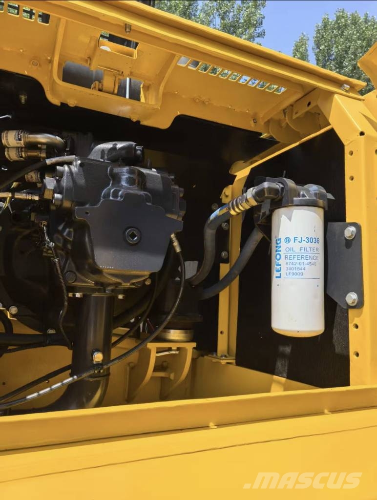 Komatsu PC 300 Гусеничні екскаватори