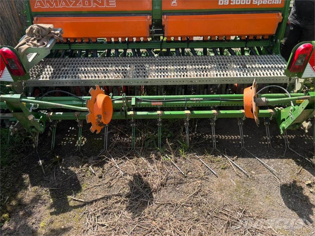 Amazone D9 3000 Spezial مثاقيب