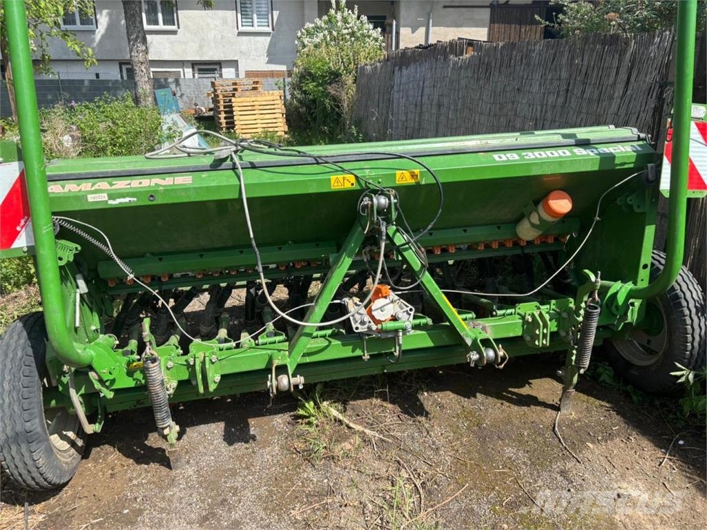 Amazone D9 3000 Spezial مثاقيب