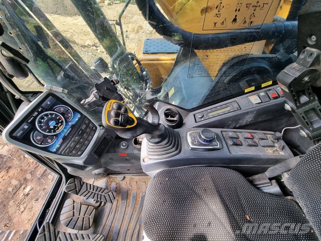 Hyundai HX 300 L Excavadoras sobre orugas