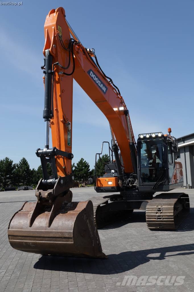 Doosan DX225LC-7 Excavadoras sobre orugas