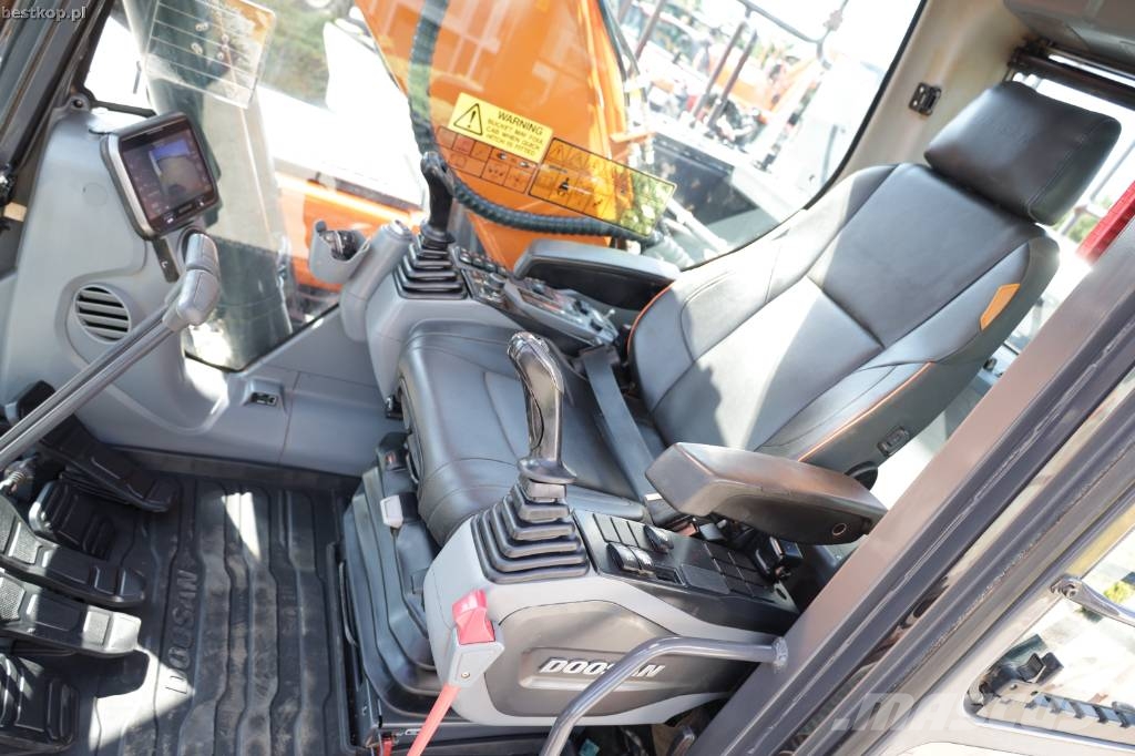 Doosan DX225LC-7 Excavadoras sobre orugas
