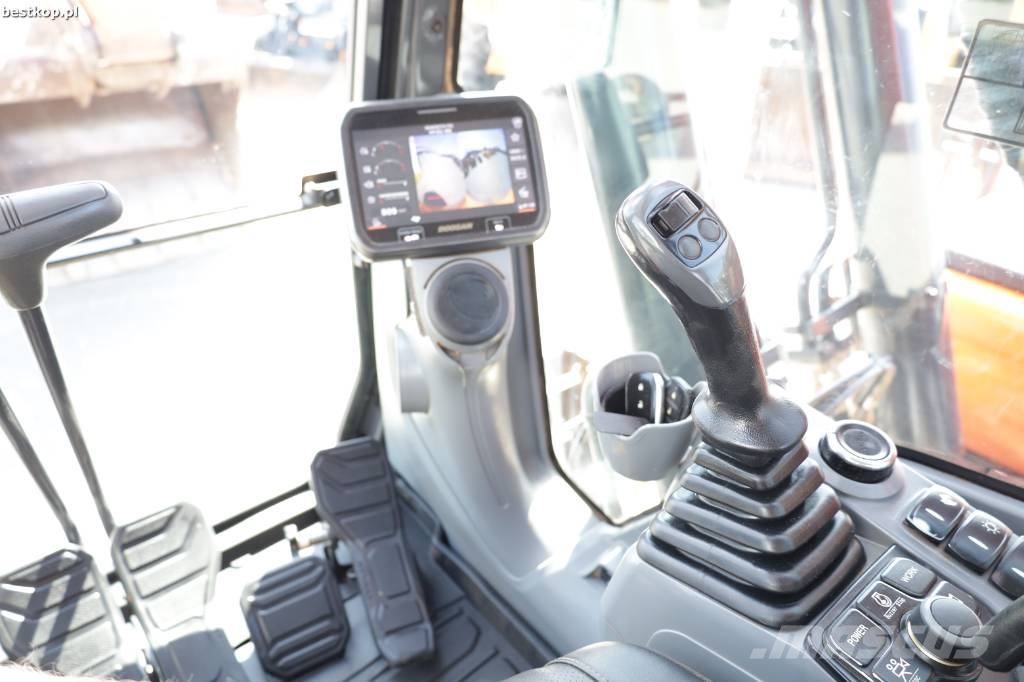 Doosan DX225LC-7 Excavadoras sobre orugas