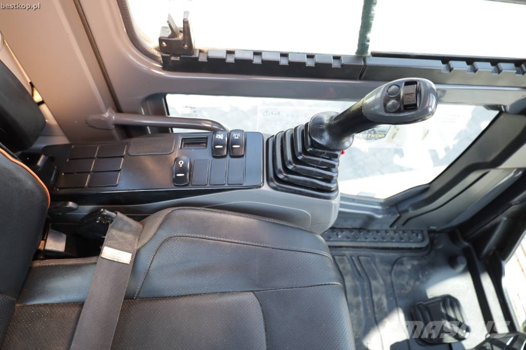 Doosan DX225LC-7 Excavadoras sobre orugas