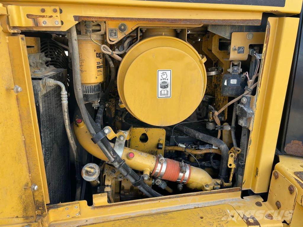 CAT D6TLGP Buldooserid